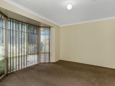 4 Limoges Elbow, Port Kennedy WA 6172