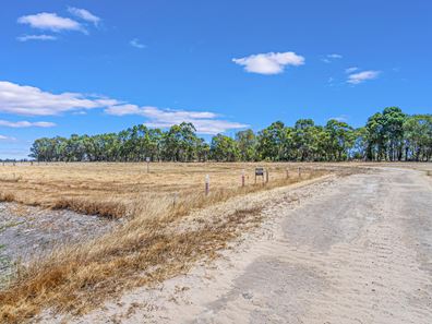 236/ Yarloop Mews, North Dandalup WA 6207