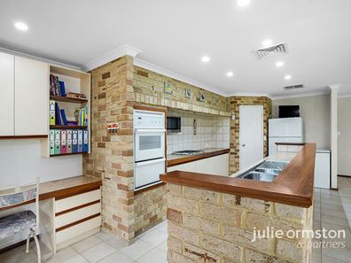 98 Chichester  Drive, Woodvale WA 6026