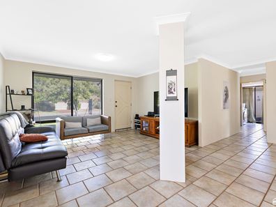 140 Challis Road, Seville Grove WA 6112