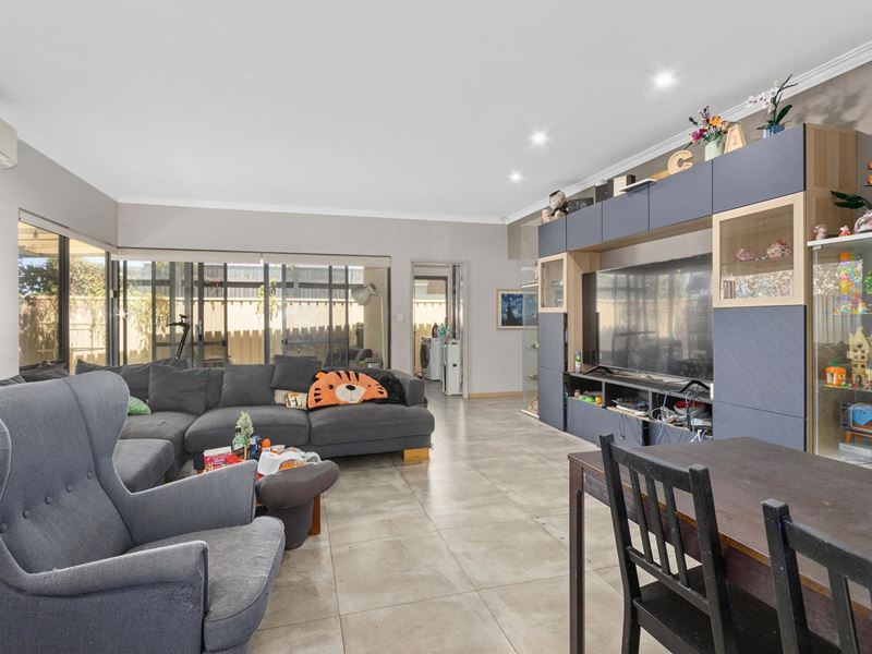 12B Teaguer Street, Wilson WA 6107