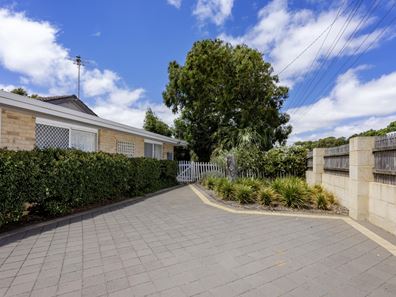 9 Chapman Valley Road, Glenfield WA 6532