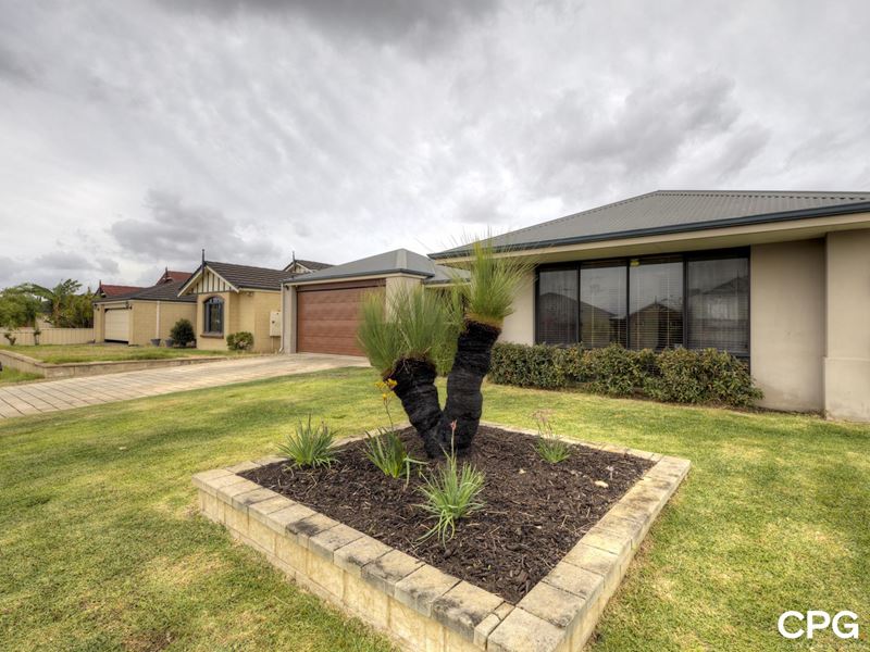 25 Kwilena Avenue, Wattle Grove WA 6107