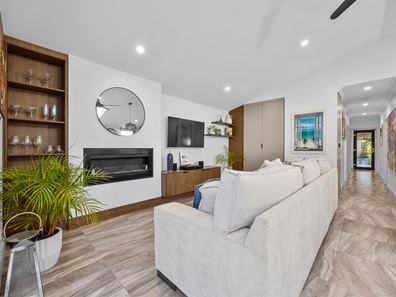 86 Peet Crescent, Trigg WA 6029