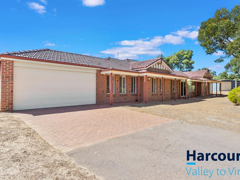 111 Sussex Bend, Lower Chittering WA 6084