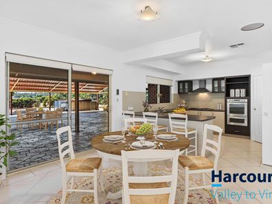 111 Sussex Bend, Lower Chittering WA 6084