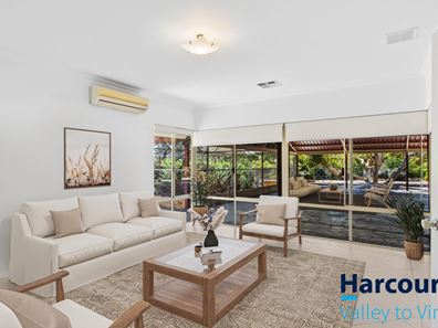111 Sussex Bend, Lower Chittering WA 6084