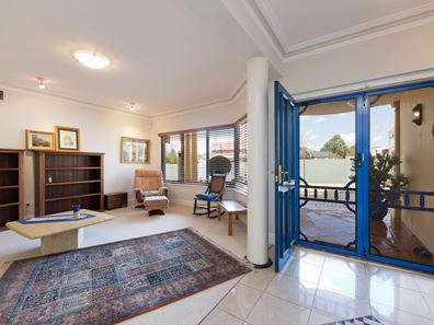 2/87 Macleod Road, Applecross WA 6153