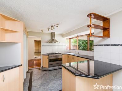 37 Bougainvillea Avenue, Forrestfield WA 6058