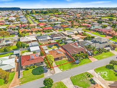 11 Granada Crescent, Orana WA 6330