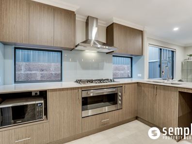 60 Kenby Chase, Wandi WA 6167