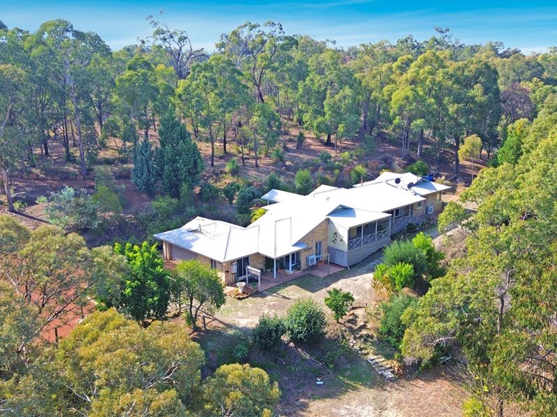 138 Tarbenian Way, Brigadoon
