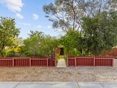 214 Blackadder Road, Swan View WA 6056