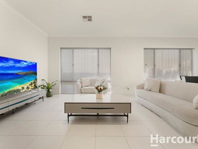 15 Rayner Promenade, Lakelands WA 6180
