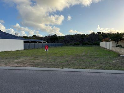14 Gillam Drive, Dongara WA 6525