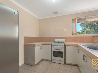 3/118 Centre Street, Queens Park WA 6107