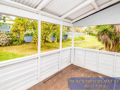 9 Hampton Street, Bridgetown WA 6255