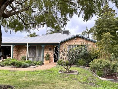 201 Seville Drive, Seville Grove WA 6112