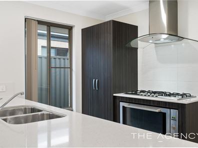 28 Sapphire Drive, Treeby WA 6164