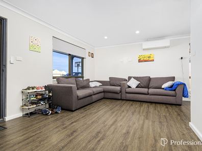 5 Lockyer Road, Tarcoola Beach WA 6530