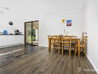 5 Lockyer Road, Tarcoola Beach WA 6530
