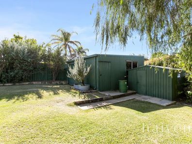 4 Gwendoline Drive, Beldon WA 6027