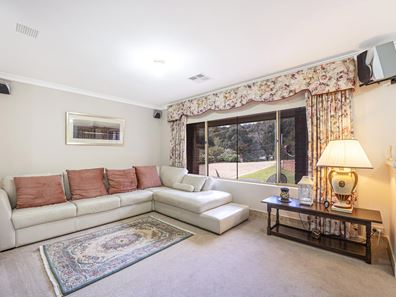 7 Stevenson  Place, Byford WA 6122