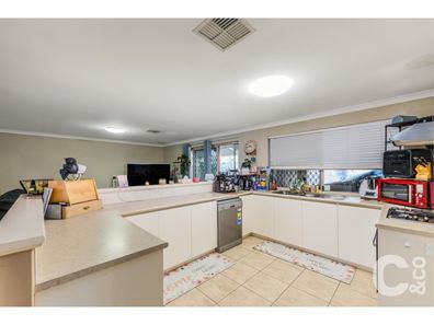 40 Pepperell Crescent, Leda WA 6170