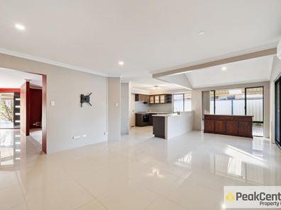 12 Alexandria Follow, Success WA 6164