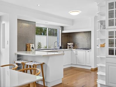 39B Cloister Avenue, Manning WA 6152