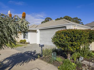 57 Warburton Trail, Lakelands WA 6180