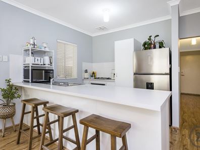 57 Warburton Trail, Lakelands WA 6180
