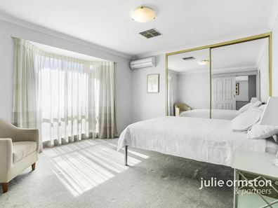 27 Goldfinch Loop, Woodvale WA 6026