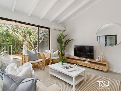 2/282 Ravenscar Street, Doubleview WA 6018
