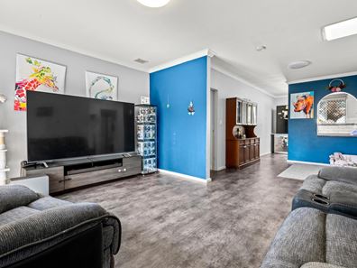 9B Taplow Court, Kelmscott WA 6111