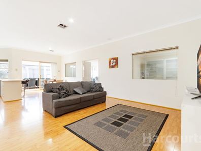 4 Domeney Place, Landsdale WA 6065