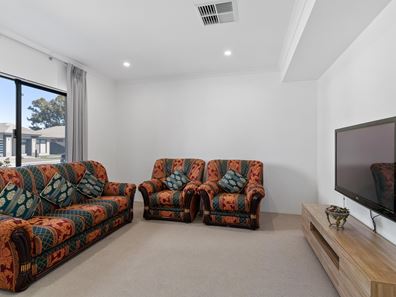 33 Witheridge Way, East Cannington WA 6107