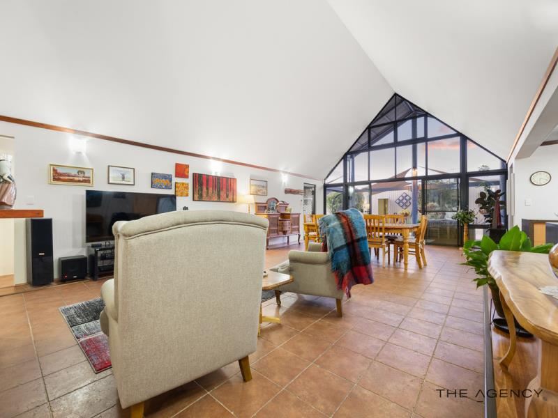 1/35 Mosaic Street East, Shelley WA 6148