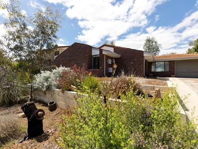 10 Foxon Road, Bibra Lake WA 6163