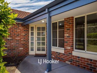 8 Hamilton Road, Eaton WA 6232