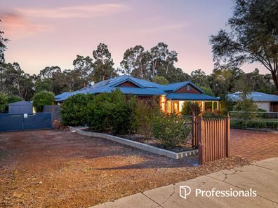 30 Painter Crescent, Mundaring WA 6073