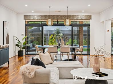 30 Painter Crescent, Mundaring WA 6073