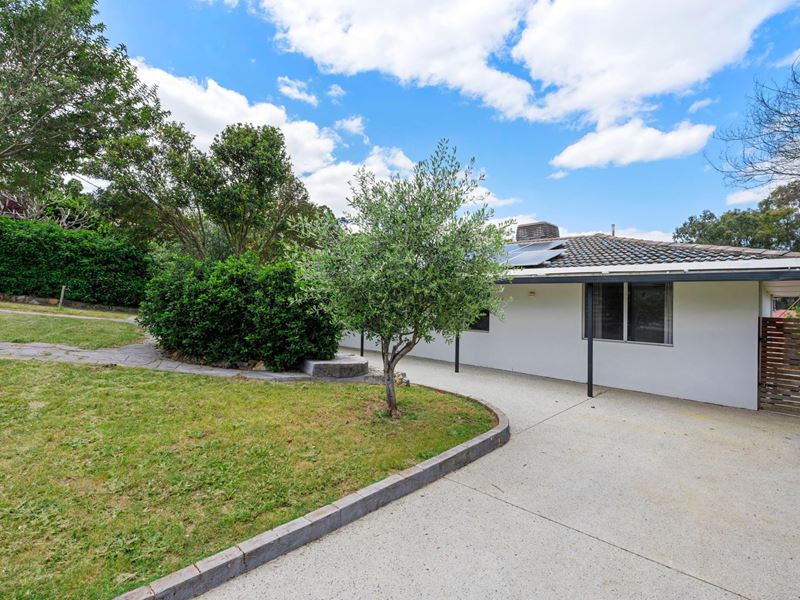 23 Carawatha Avenue, Mount Nasura WA 6112
