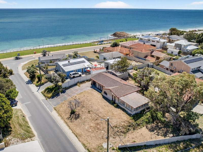 5 Hall Road, Quinns Rocks WA 6030