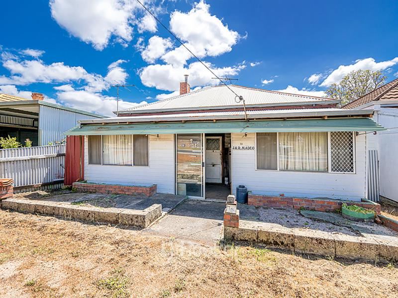 70 Venn Street West, Collie