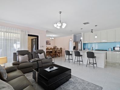 4 Buttermere Approach, Waikiki WA 6169