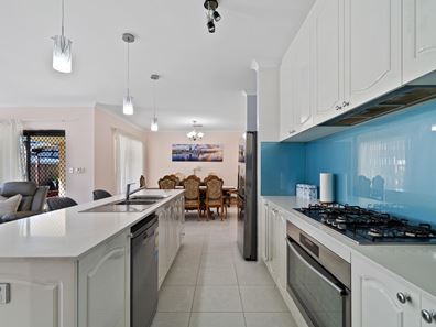 4 Buttermere Approach, Waikiki WA 6169