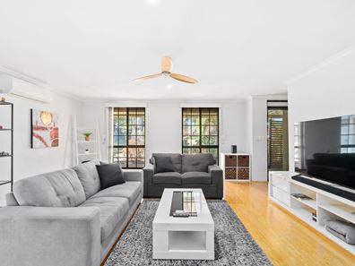8 Barlee Close, Greenfields WA 6210