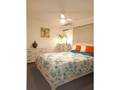 11/4 Bosley Street, Sunset Beach WA 6530