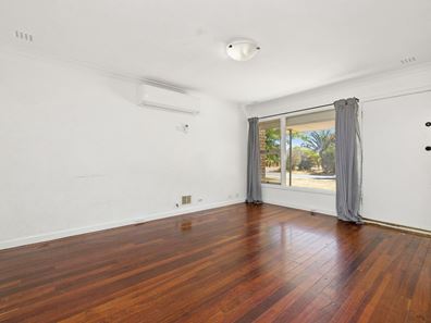 27 Willowmead Way, Kelmscott WA 6111